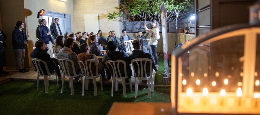 JLIC at BGU with the young professional community celebrating Chanukah 